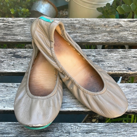 TIEKS  Taupe Ballet Flats women’s size 8 - Picture 2 of 16